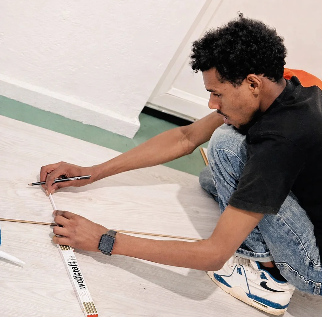 Laminate flooring fitting